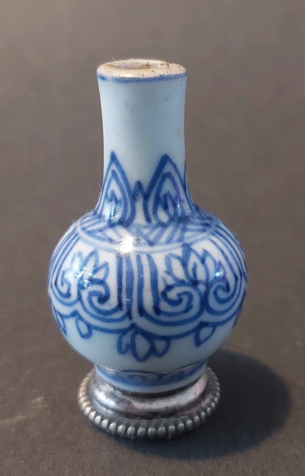 Antiek chinees porselein miniatuur vaasje kangxi met zilver, Ophalen of Verzenden