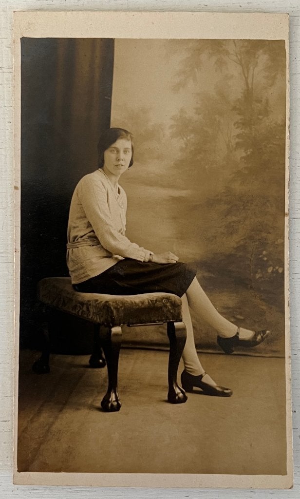 Oude foto jongedame - fotogr. Gale's Studios ca 1930-1931, Verzamelen, Ophalen of Verzenden, Voor 1940, Gebruikt, Foto