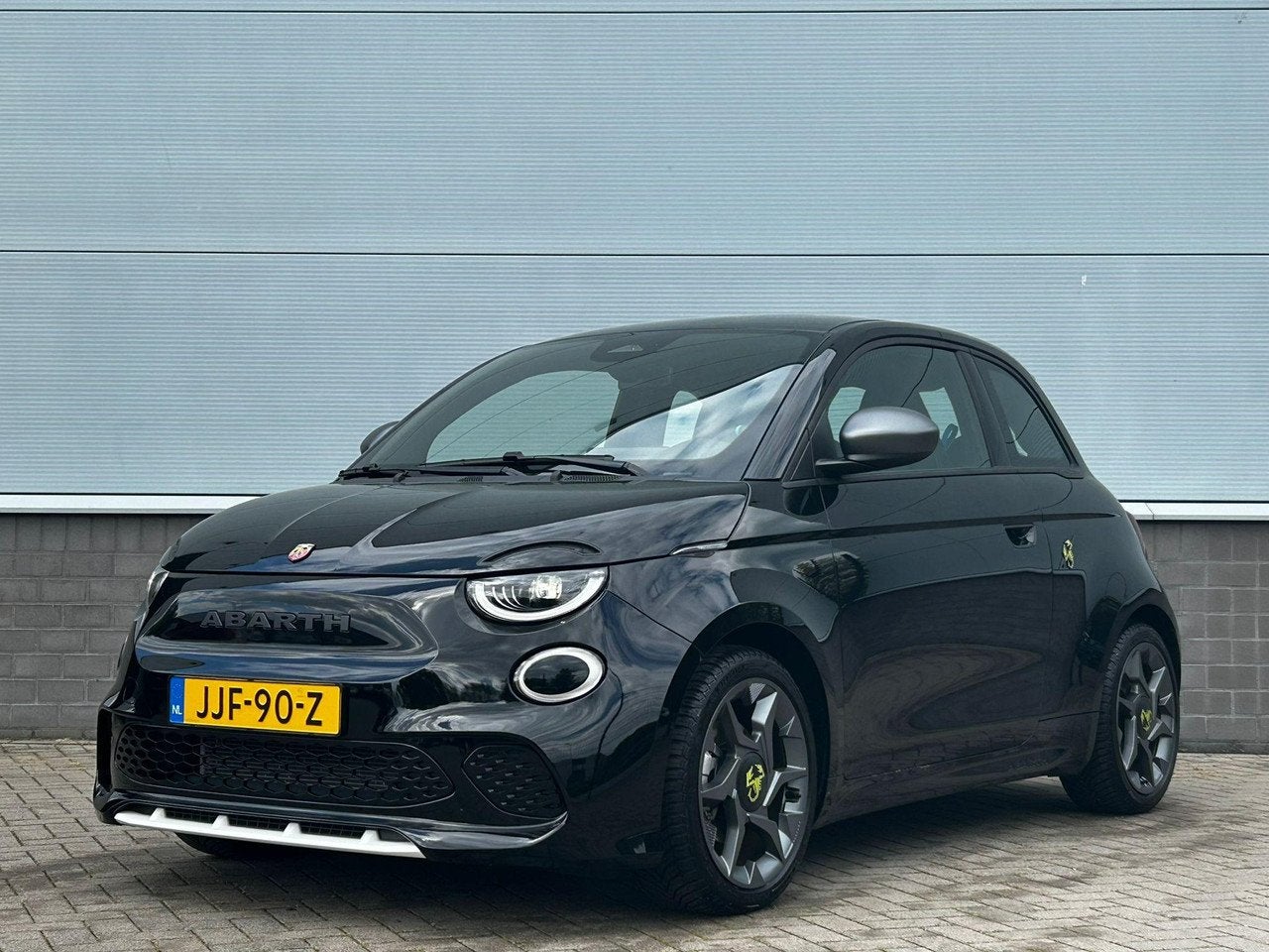 Fiat 500 Abarth Urban 42 kWh | Apple Carplay / Android Auto, Automaat, Gebruikt, 4 stoelen, 155 pk