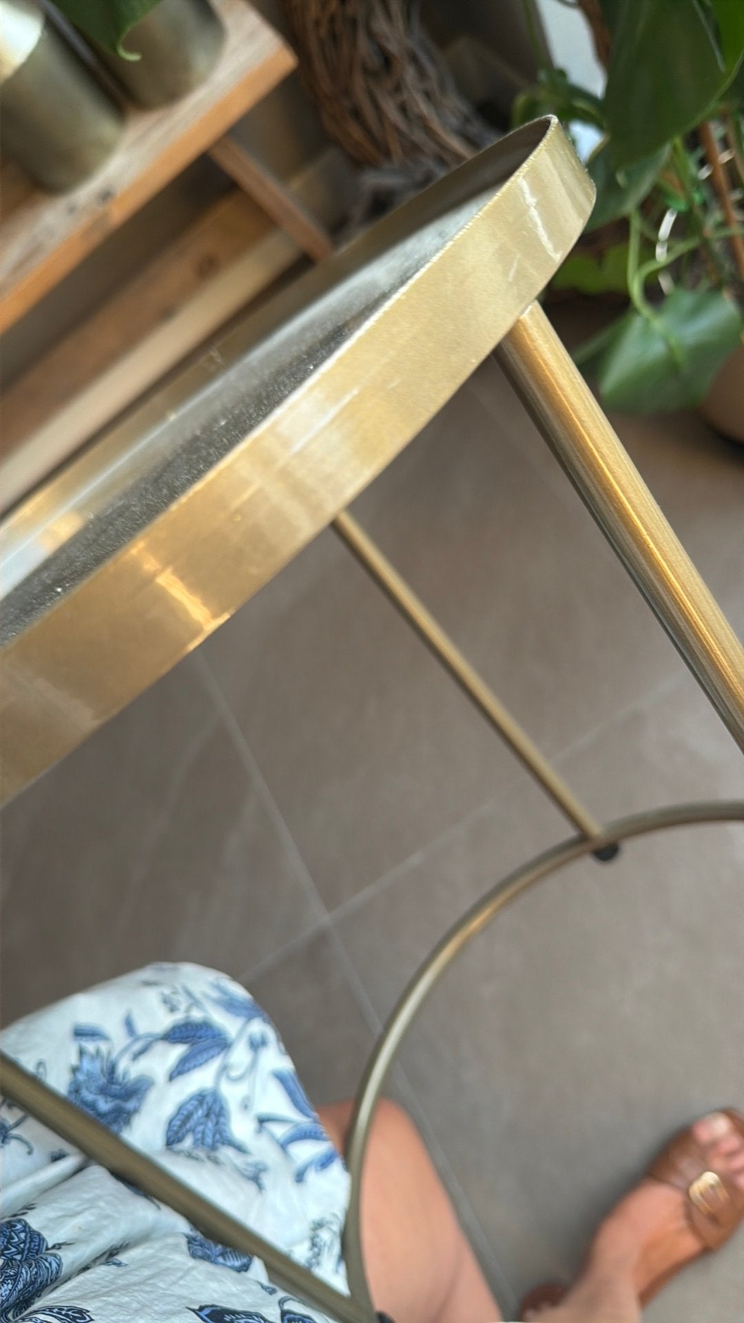 Goud bijzettafeltje met spiegel plaat, Huis en Inrichting, Woonaccessoires | Spiegels, Ophalen, Minder dan 50 cm, Rond, Zo goed als nieuw