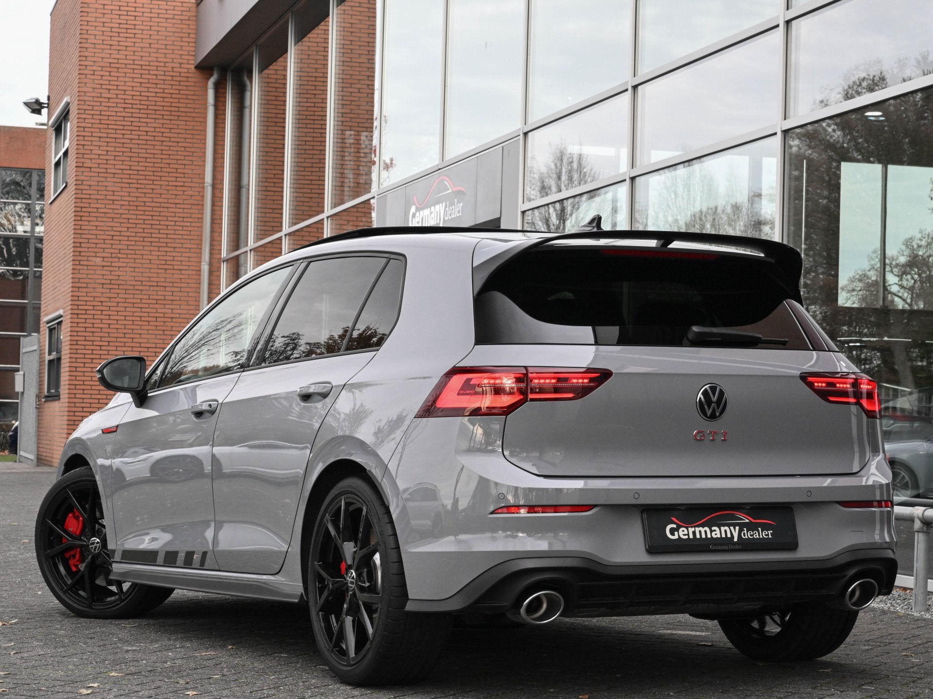 Volkswagen Golf 2.0TSI 300PK GTI Clubsport Pano HUD iQ-Light, Gebruikt, Zwart, 4 cilinders, Bedrijf