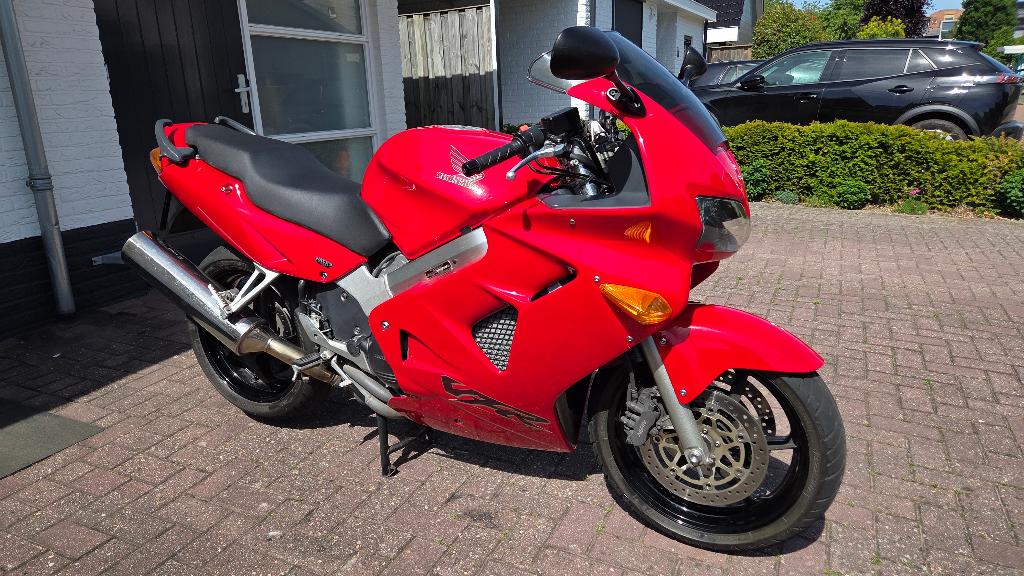 Honda VFR800fi (2001), 4 cilinders, Motorrijbewijs A, Gebruikt, Particulier