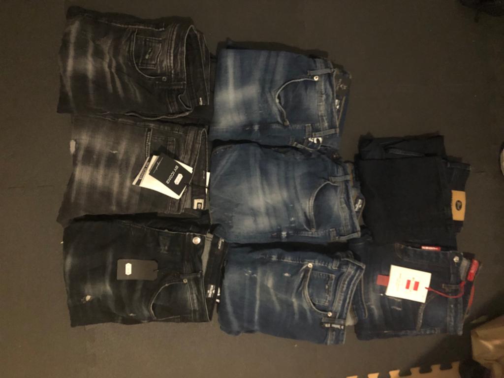 8 spijkerbroeken gloednieuw met prijskaartje maat 34 en 33, Ophalen of Verzenden, Zo goed als nieuw, Overige kleuren, W33 - W34 (confectie 48/50)