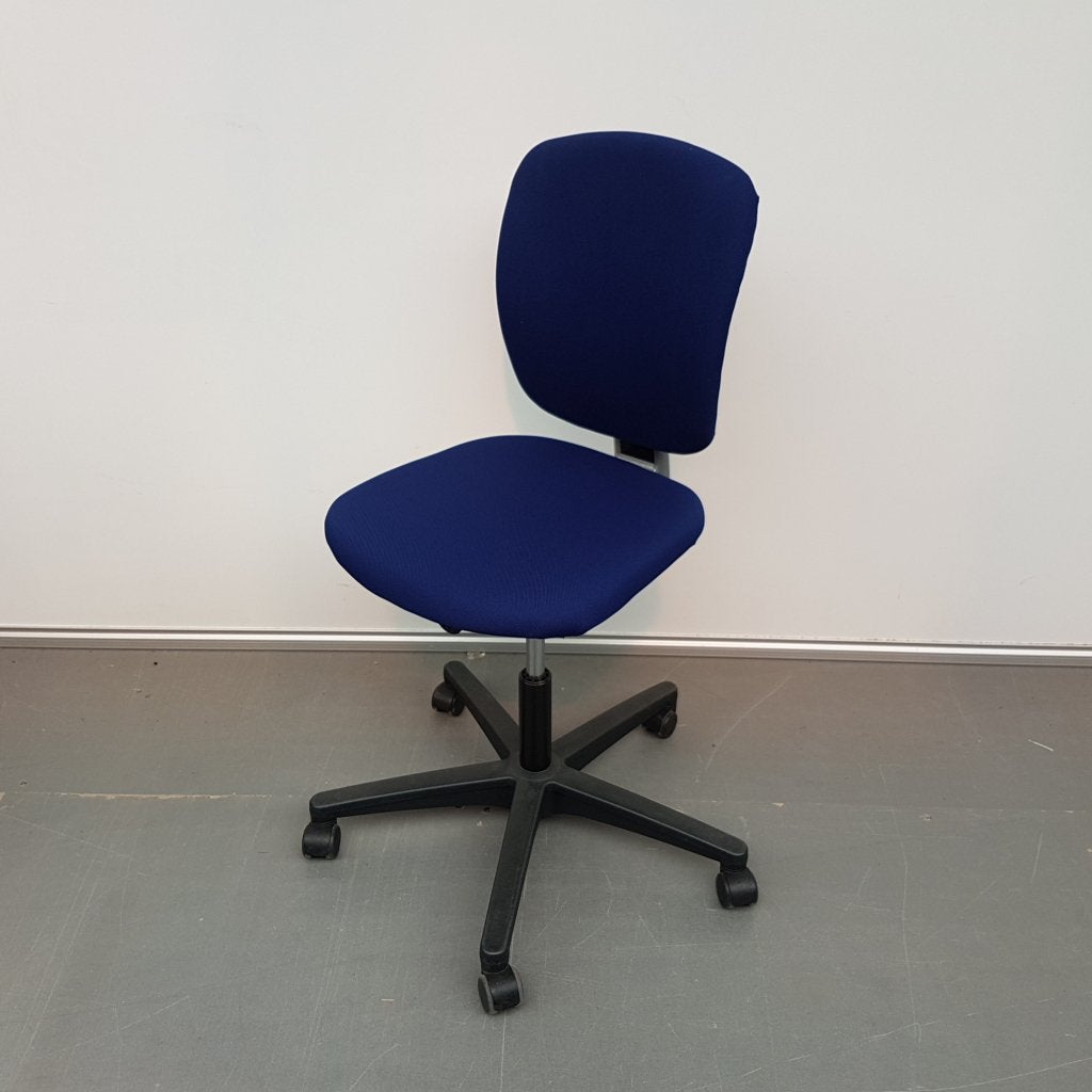 Ahrend 262 bureaustoel - nieuwe stof blauw, Apple, Gebruikt, Support@apple.com, Apple Park Way, Cupertino, California