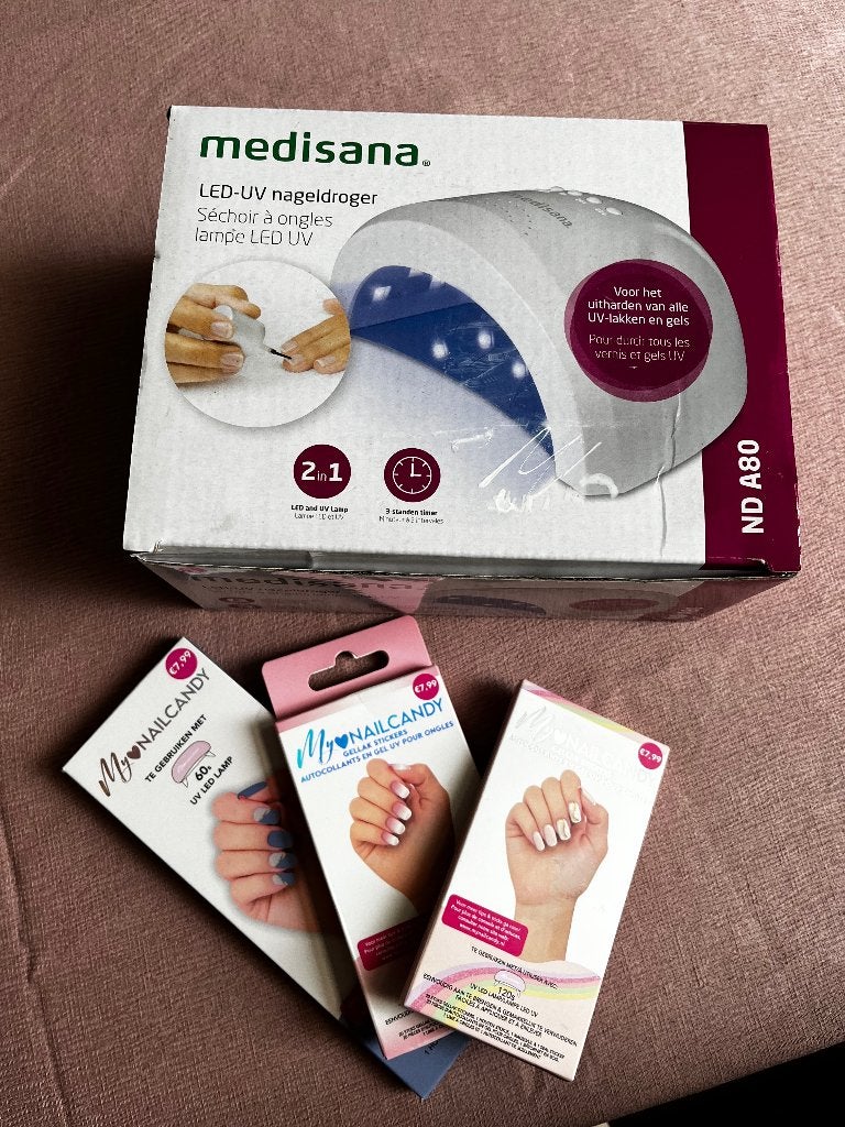 Medisana LED-UV nageldroger + gellak stickers - nieuw, Sieraden, Tassen en Uiterlijk, Uiterlijk | Cosmetica en Make-up, Wit, Nieuw
