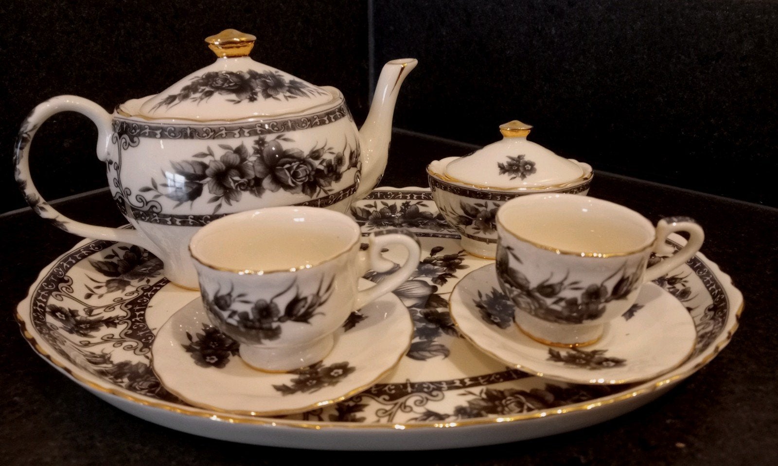Porselein Mini Serviesje - Regal Zwart/Grijze Bloemen & Goud, Ophalen