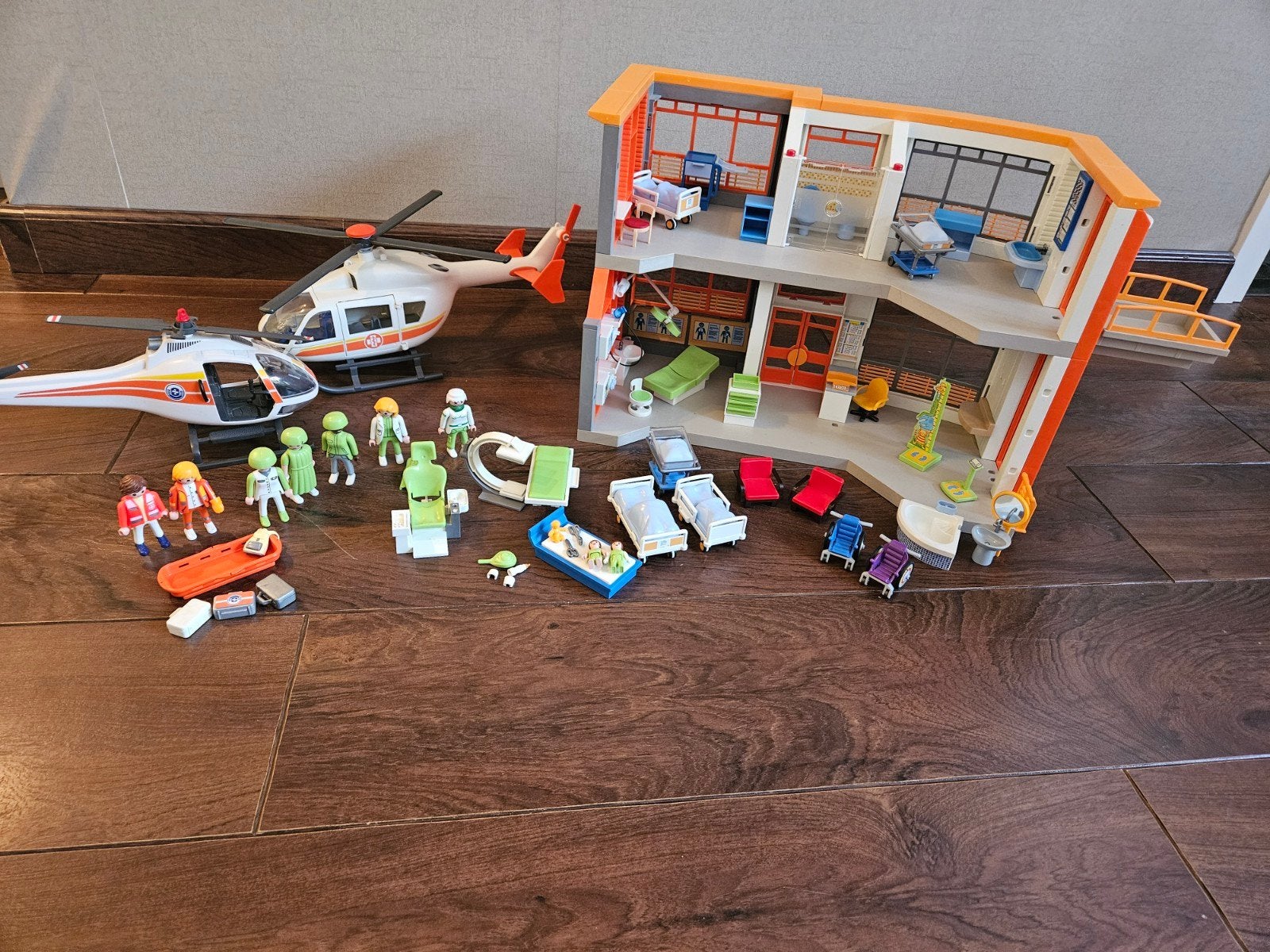 Playmobil Ziekenhuis met 2 Helikopters en veel accessoires, Ophalen, Gebruikt, Jongen of Meisje