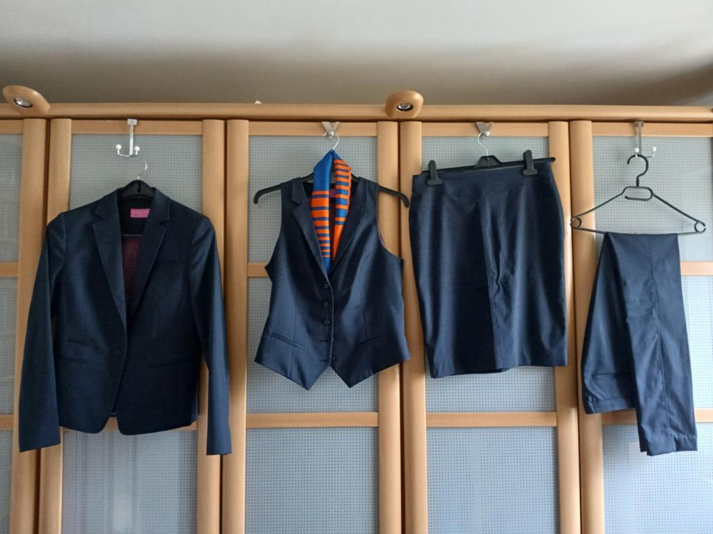 Stewardessen Deltion Zwolle (jasje, gilet, rok, broek), Maat 38/40 (M), Kostuum of Pak, Blauw, Ophalen of Verzenden