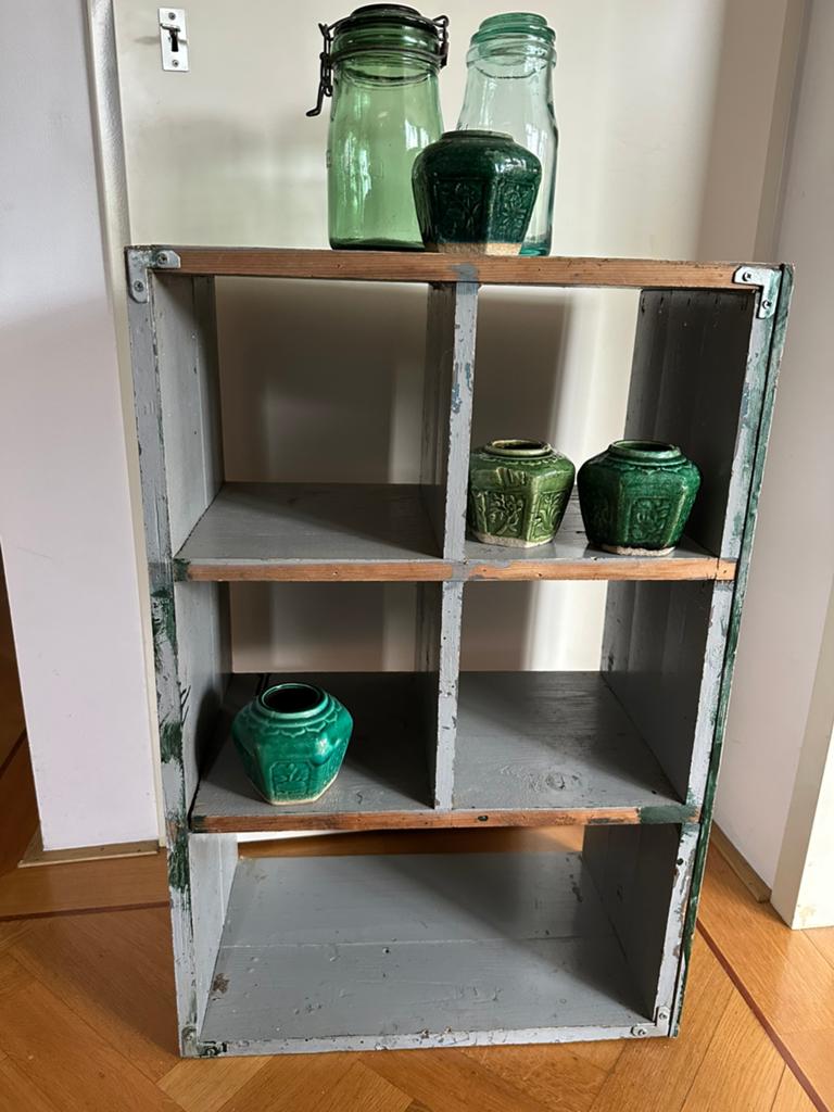 Brocante landelijke vakkenkast grijs, Antiek en Kunst, Ophalen
