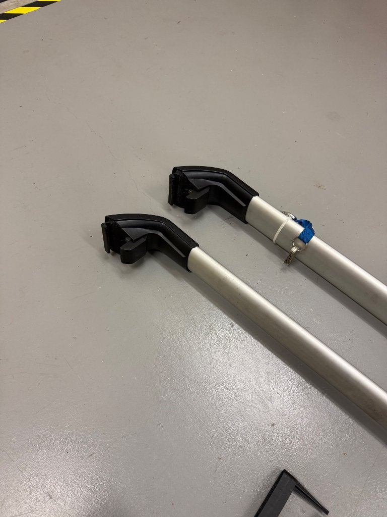 Thule wingbar edge range rover sport, Ophalen of Verzenden, Zo goed als nieuw