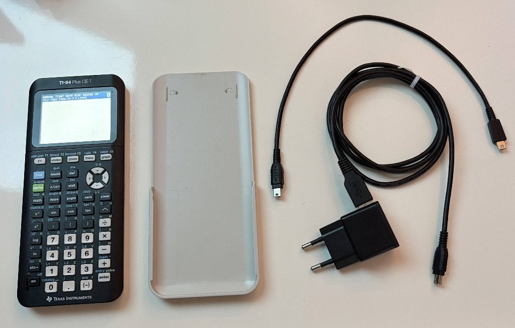 TI-84 Plus CE-T Grafische Rekenmachine (Compleet & Krasvrij), Ophalen, Grafische rekenmachine, Zo goed als nieuw