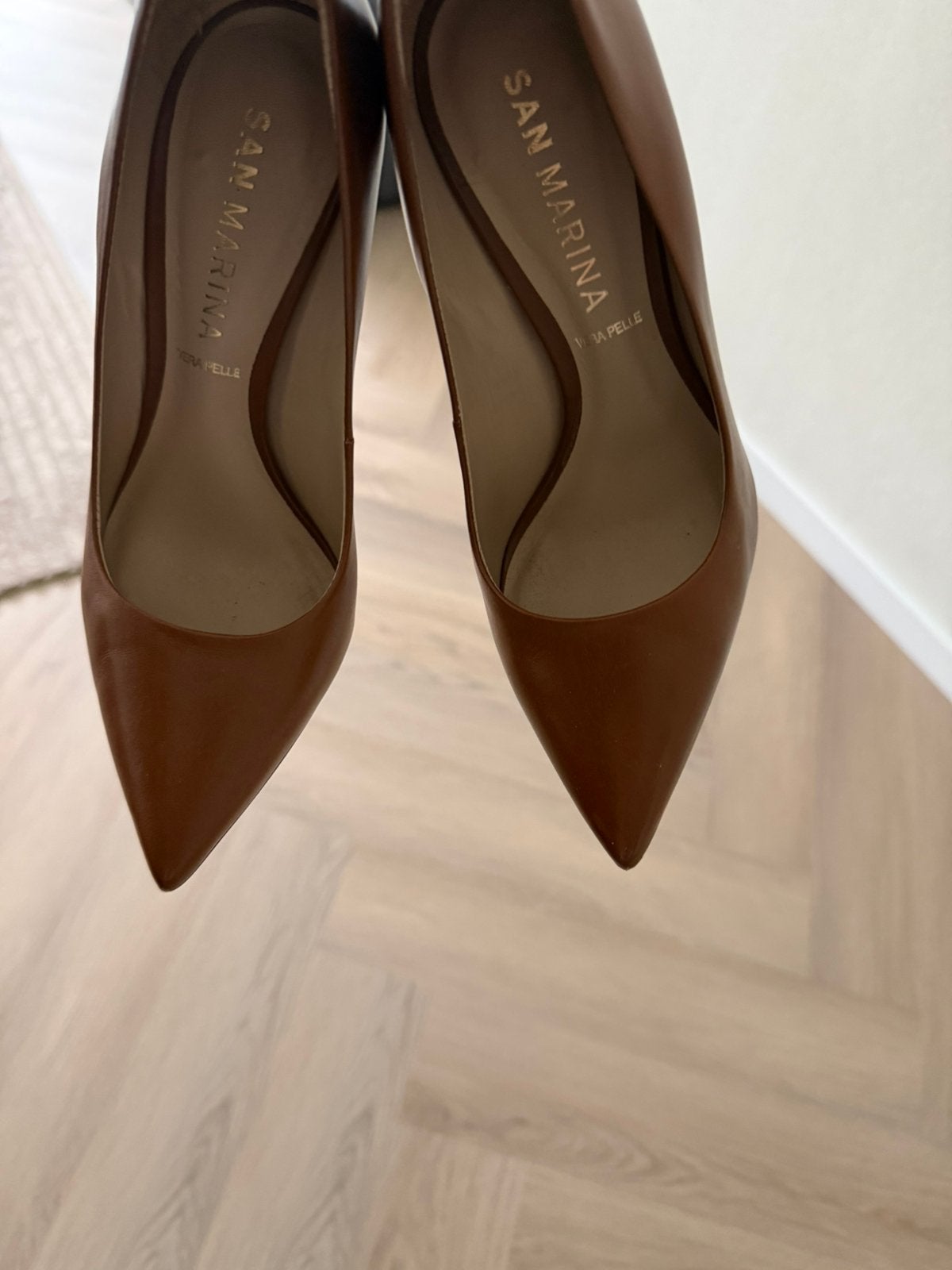 Hoge hakken pumps maat 36(high heels,stiletto’s,naaldhakken), Kleding | Dames, Schoenen, Pumps, Bruin, Ophalen of Verzenden, Gedragen