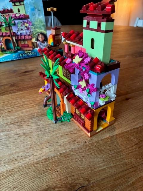 LEGO Disney Princess Encanto Familiehuis Madrigal 43202, Kinderen en Baby's, Speelgoed | Duplo en Lego, Ophalen, Gebruikt, Complete set