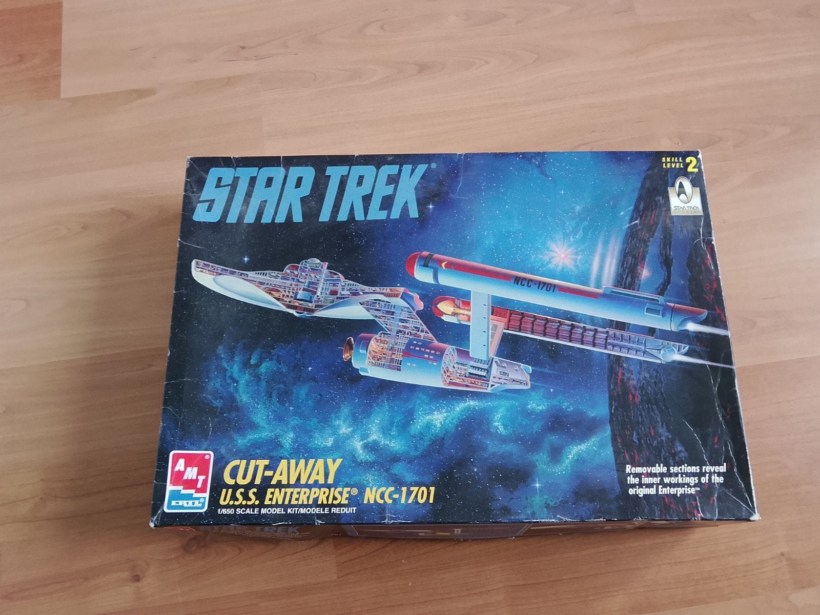Star Trek U.S.S. Enterprise NCC-1701 Cut-Away Model Kit, Ophalen of Verzenden, Zo goed als nieuw, 1:144 of kleiner