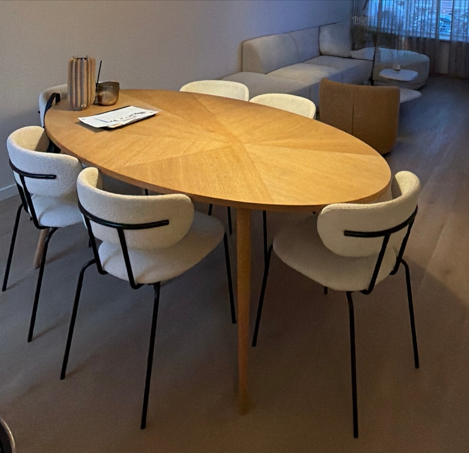 6 Witte Teddy Eetkamerstoelen met Zwarte Poten, Huis en Inrichting, Ophalen, Gebruikt, Wit, Stof