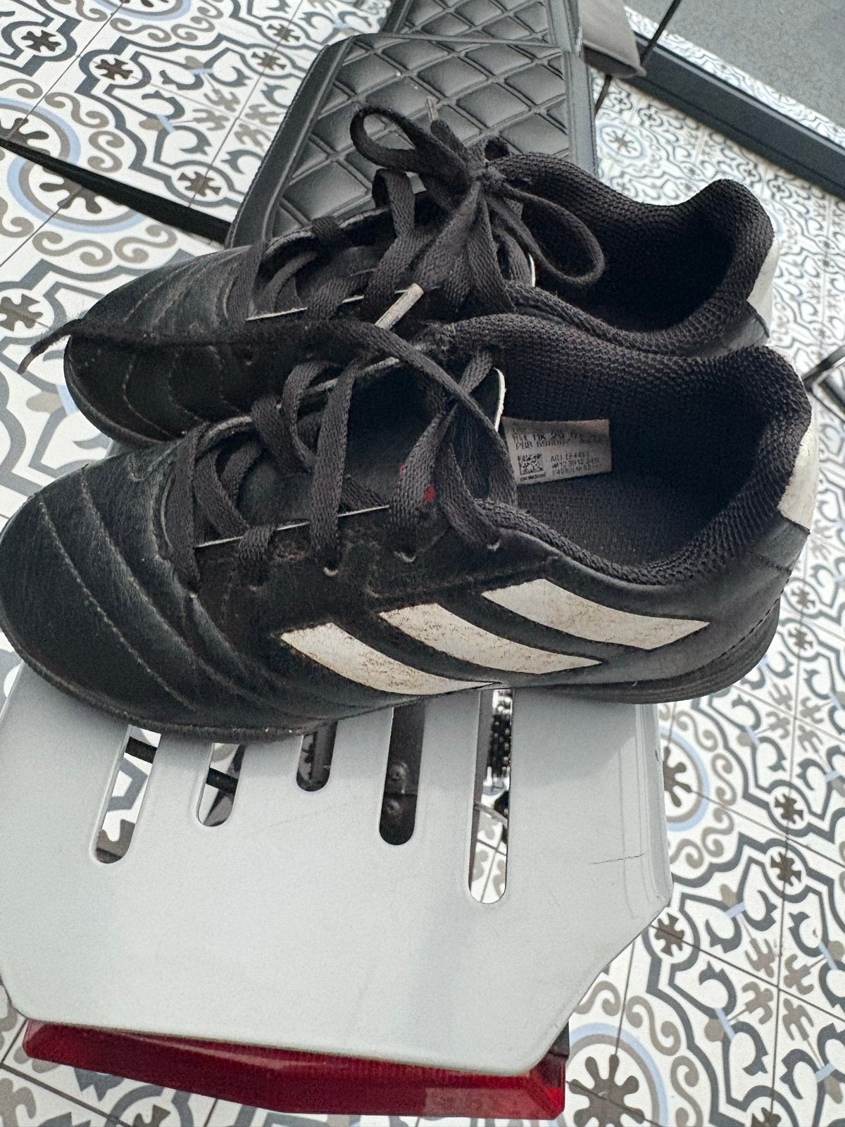 Adidas Voetbalschoenen Maat 29 - Zwart/Wit, Ophalen of Verzenden, Gebruikt, Schoenen