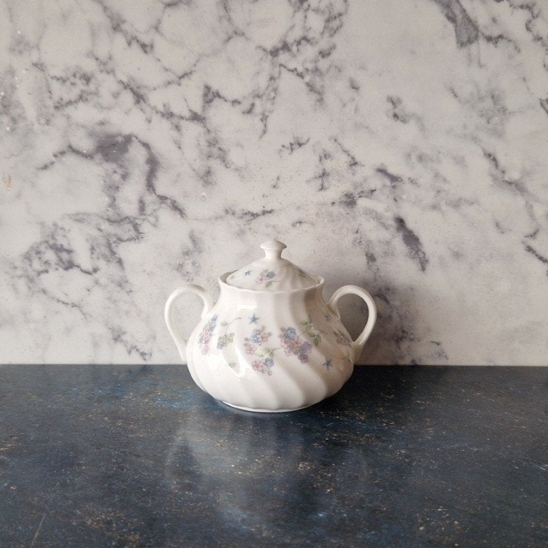 Wedgwood April Flowers suikerpotje, Ophalen of Verzenden