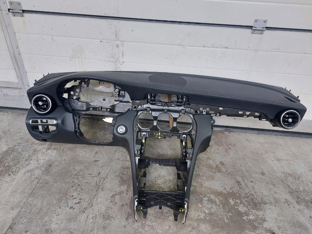 Mercedes c klasse w205 dachbord met head up airbag bj 2018, Ophalen