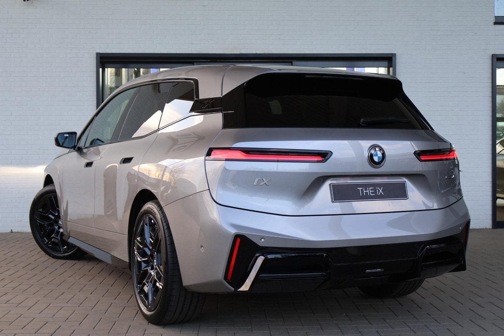 BMW iX xDrive45 M Sportpakket Pro | Innovation Pack | Panora, Auto's, BMW, Automaat, Stof, 101 kWh, IX