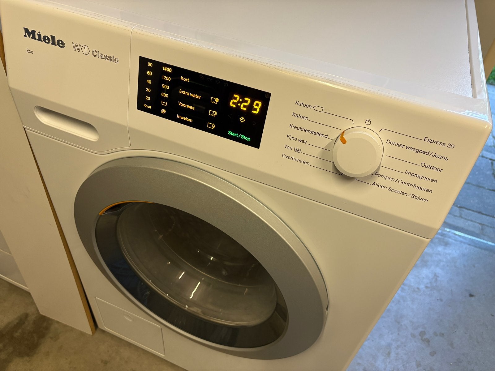 Miele wasmachine, 1200 tot 1600 toeren, 8 tot 10 kg, Ophalen of Verzenden, Zo goed als nieuw