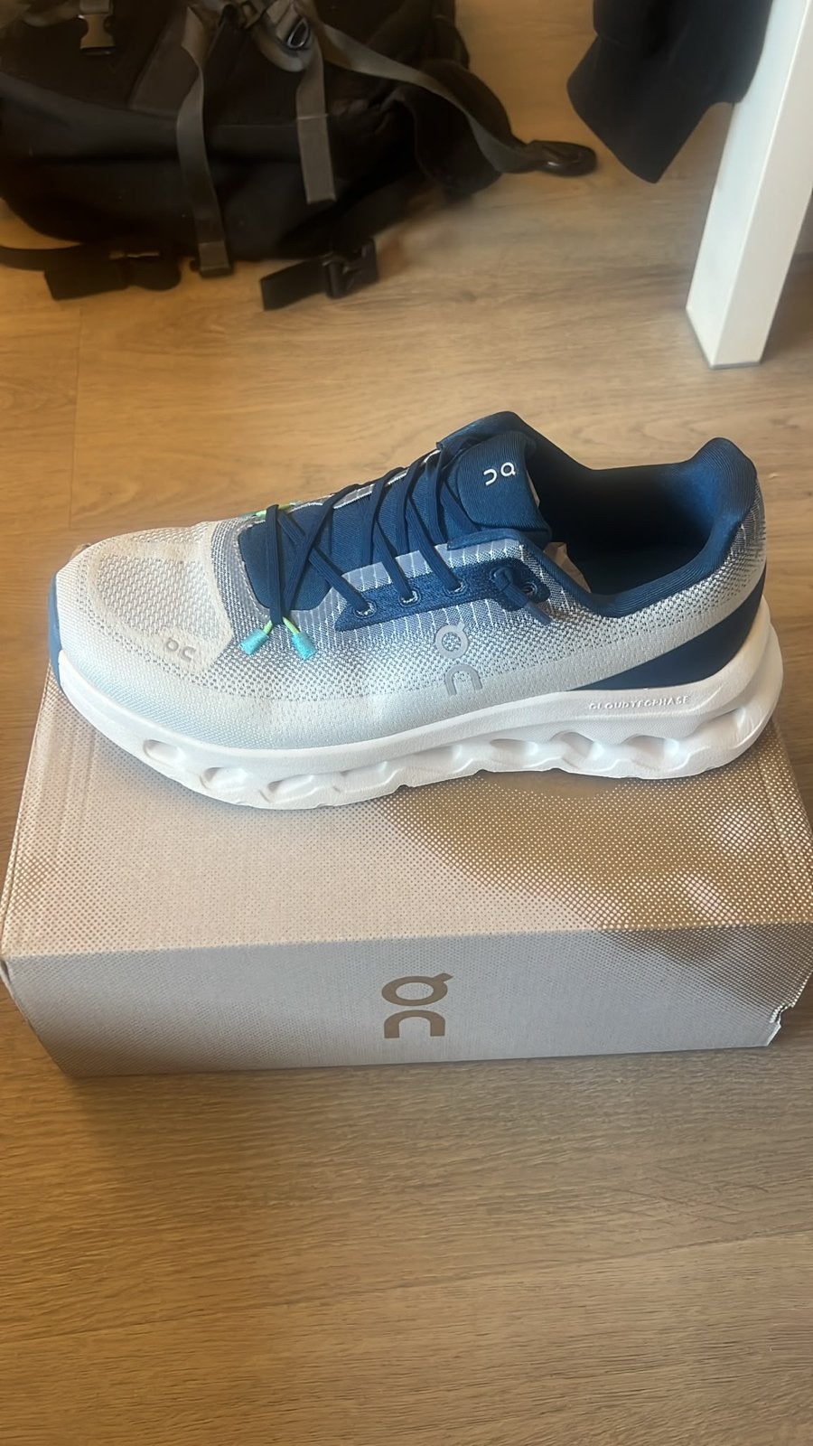 Blauwe oncloud sneakers 42|43, Ophalen of Verzenden