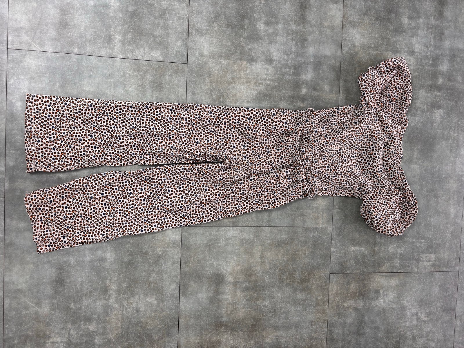 Leopardprint jumpsuit maat 134, Ophalen of Verzenden, Zo goed als nieuw, Meisje, Overige typen
