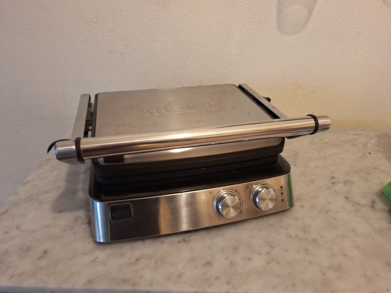 Koenic Contactgrill KG 205 - 2000W, Ophalen, Gebruikt