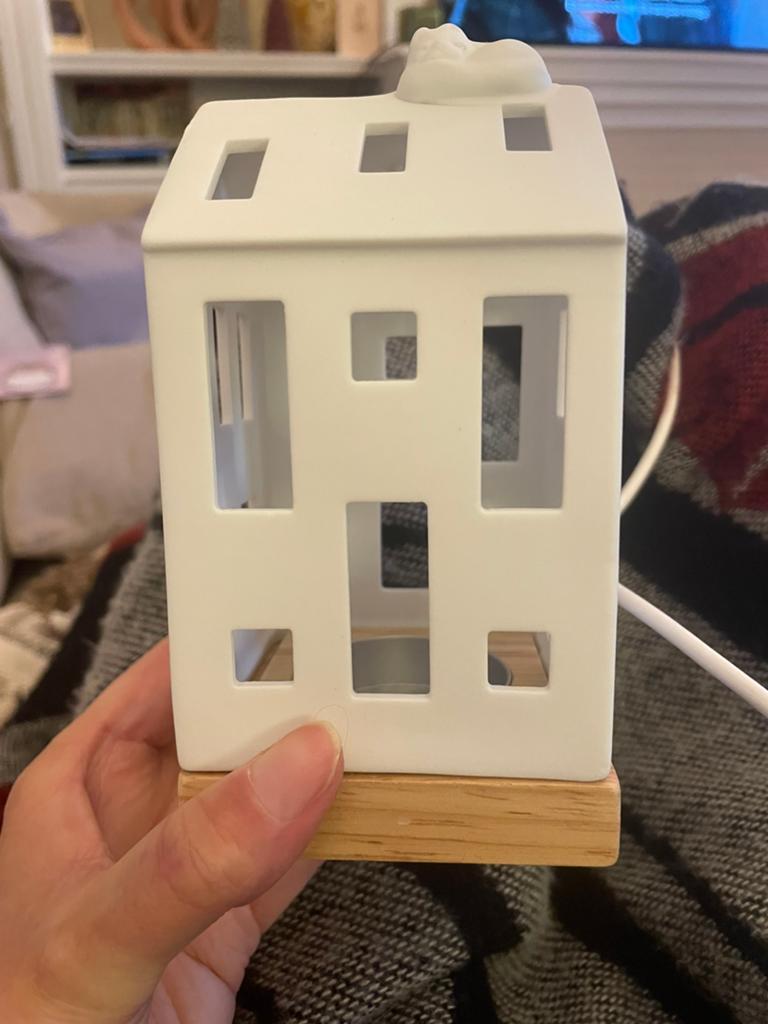Hellmann Porseleinen Theelichthuisje - Wit met Houten Basis, Ophalen of Verzenden, Zo goed als nieuw, Modern, Wit