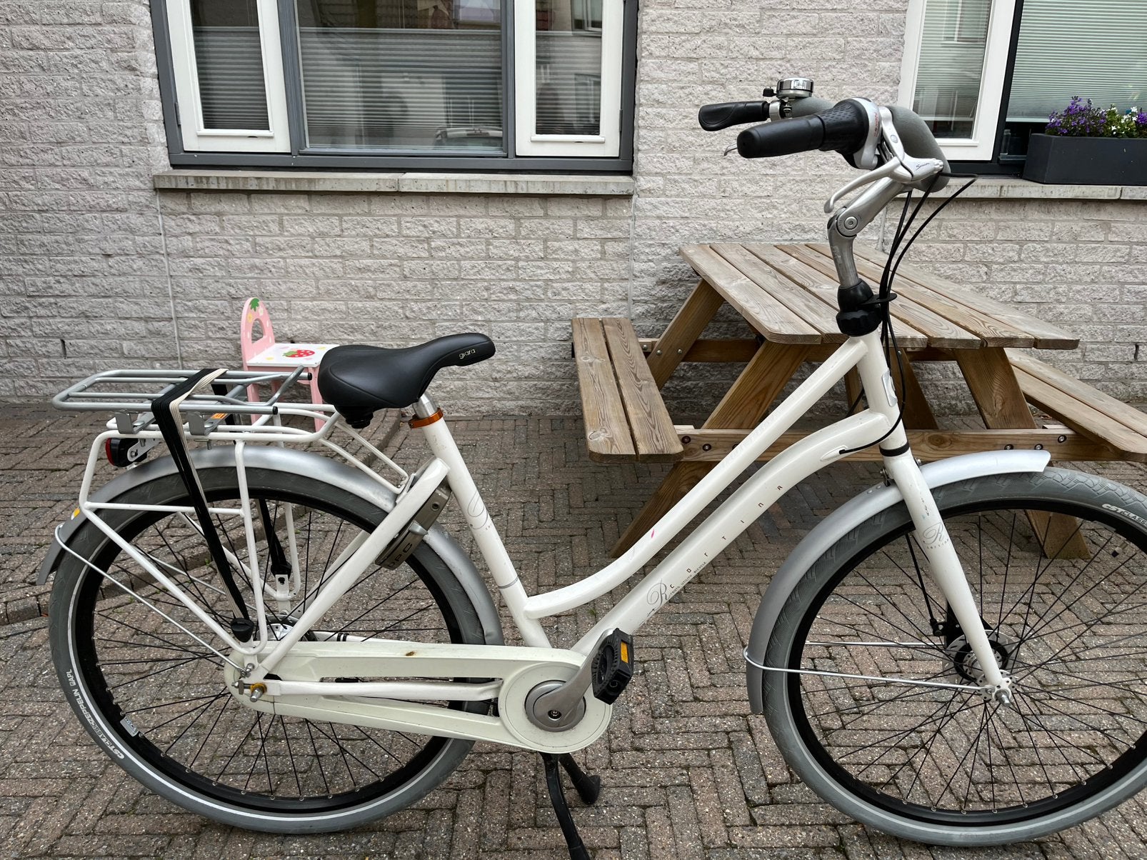 Nette dames, Ophalen, Overige merken