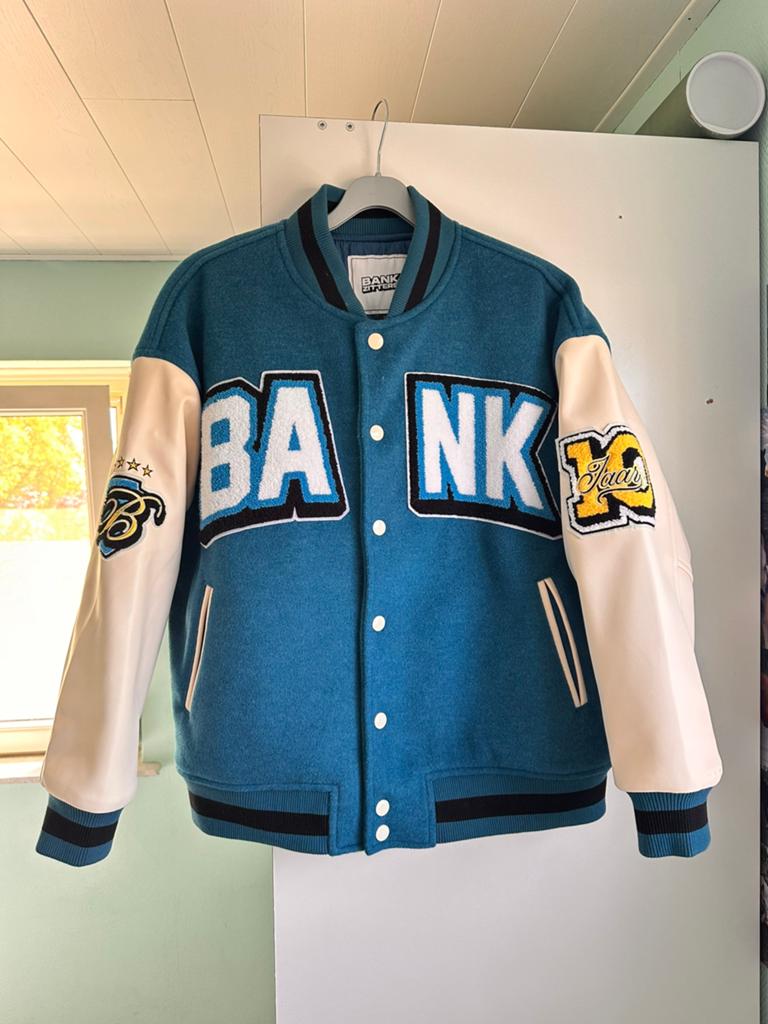 Bankzitters jas (10 jaar jubileum), Kleding | Heren, Jassen | Zomer, Ophalen of Verzenden, Nieuw, Maat 46 (S) of kleiner, Blauw