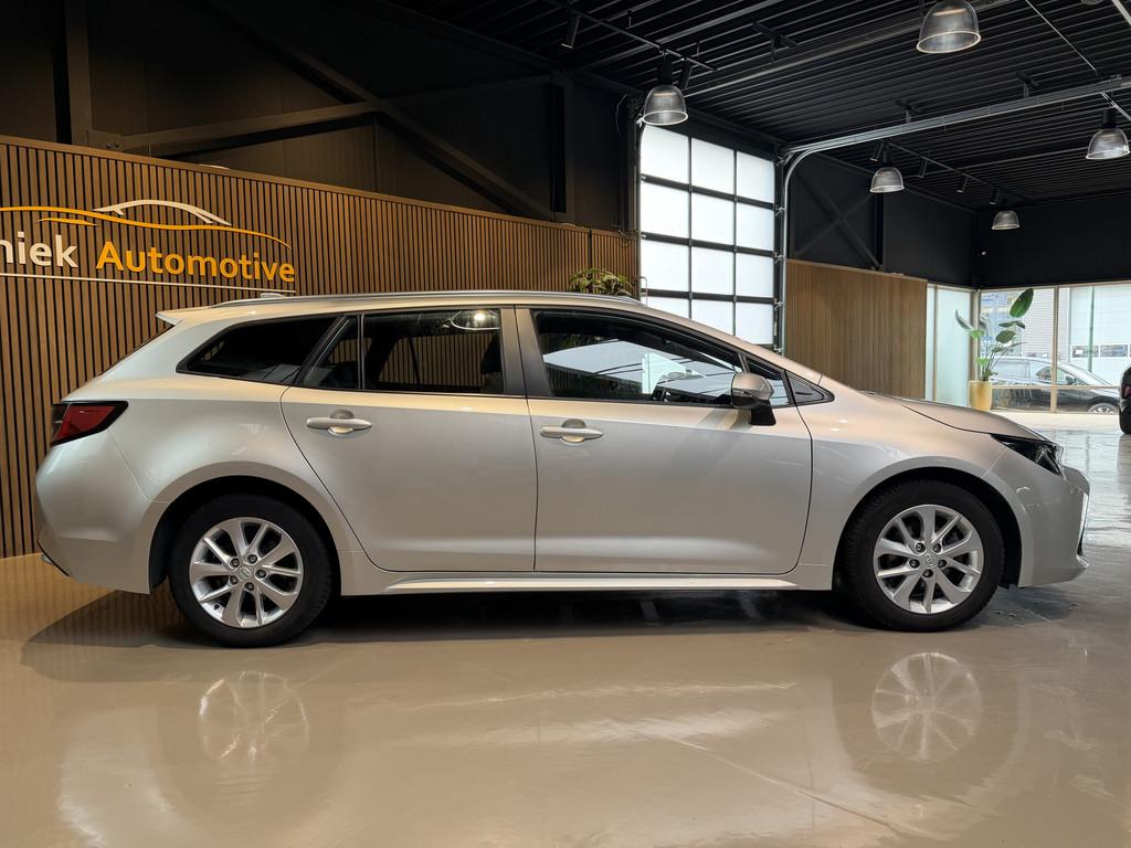 Toyota Corolla Touring Sports 1.8 Hybrid Active Automaat Nav, 1345 kg, Gebruikt, 4 cilinders, Corolla
