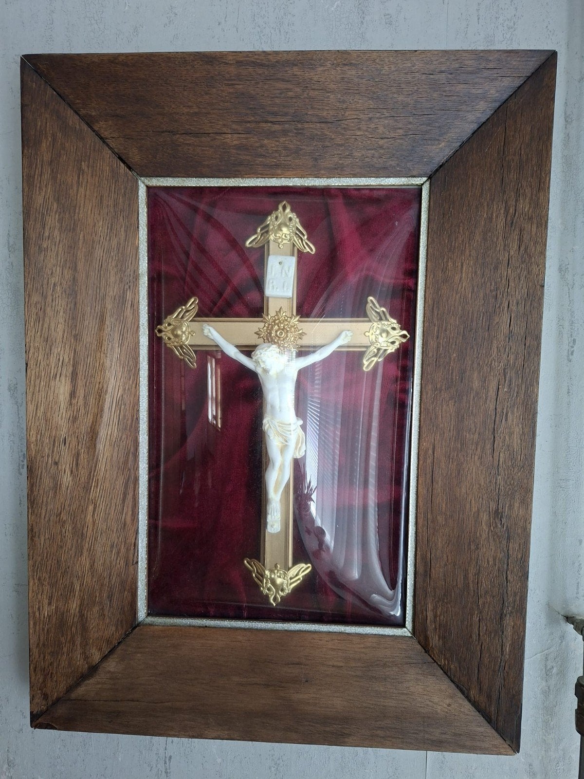 Ingelijst kruisbeeld met corpus, religieuze kunst, Ophalen
