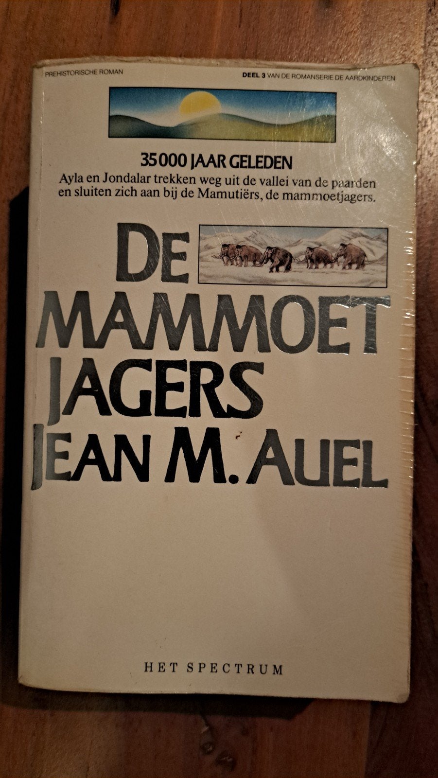 De Mammoetjagers - Jean M. Auel (De Aardkinderen deel 3), Ophalen of Verzenden, Gelezen, Jean M. Auel, Nederland