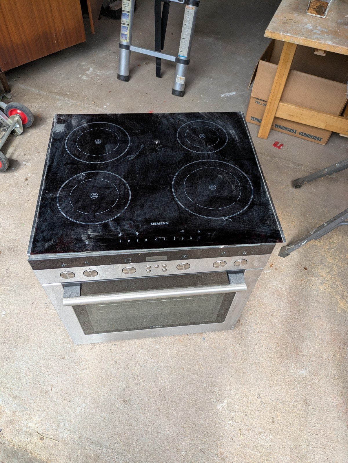Compleet fornuis met oven., Ophalen, 4 kookzones, Inductie, 85 tot 90 cm