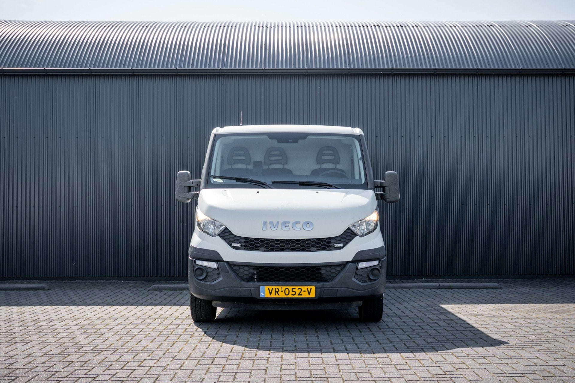 Iveco Daily 35S13 L2H1 | 3.5T Trekgewicht | Climate | 3-Zits, Auto's, 13 km/l, Gebruikt, Zwart, Iveco