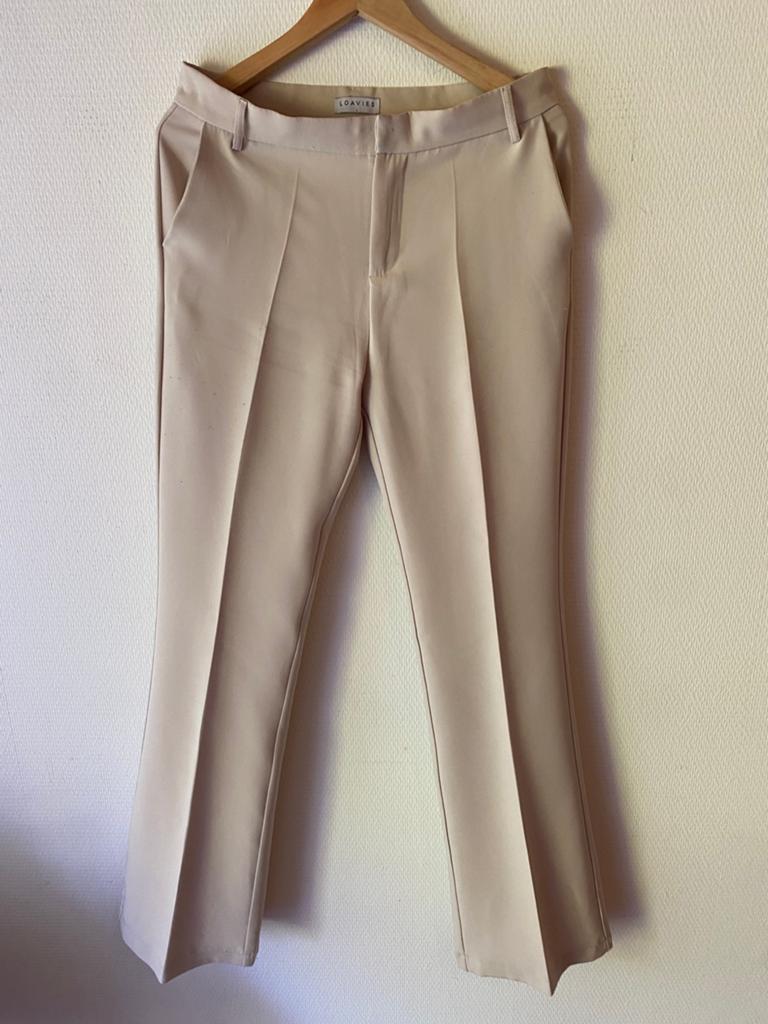 Broek met rechte pijpen Loavies. Maat M/L. Beige., Ophalen of Verzenden, Maat 38/40 (M), Beige, Lang