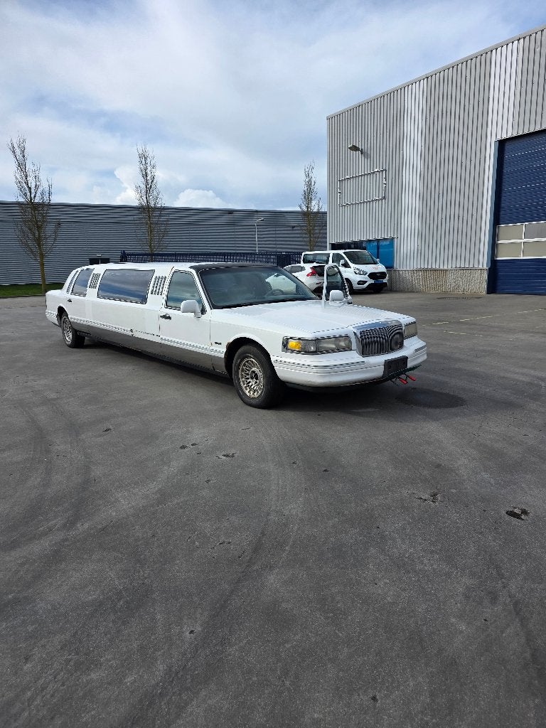 Ford lincoln V8 limousine, Automaat, Achterwielaandrijving, Overige carrosserieën, Leder