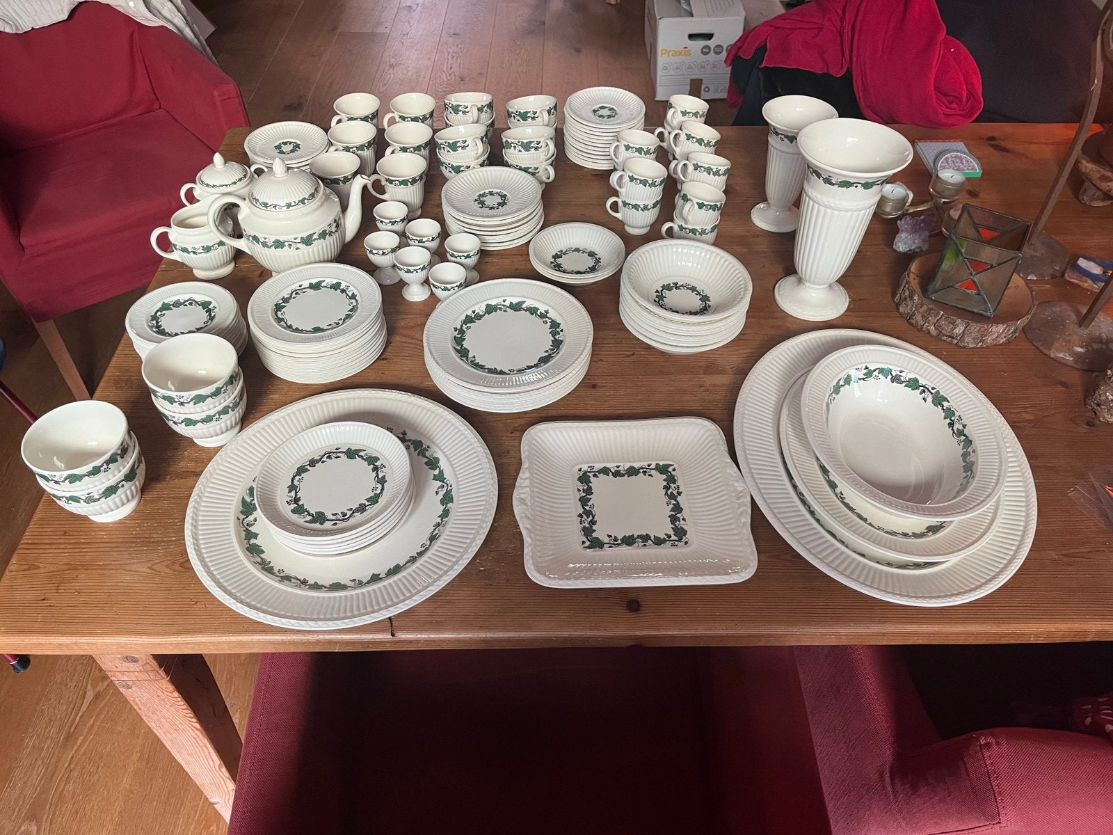 Uitgebreid wedgwood Stratford servies   88 delig, Ophalen, Gebruikt, Compleet servies, Klassiek