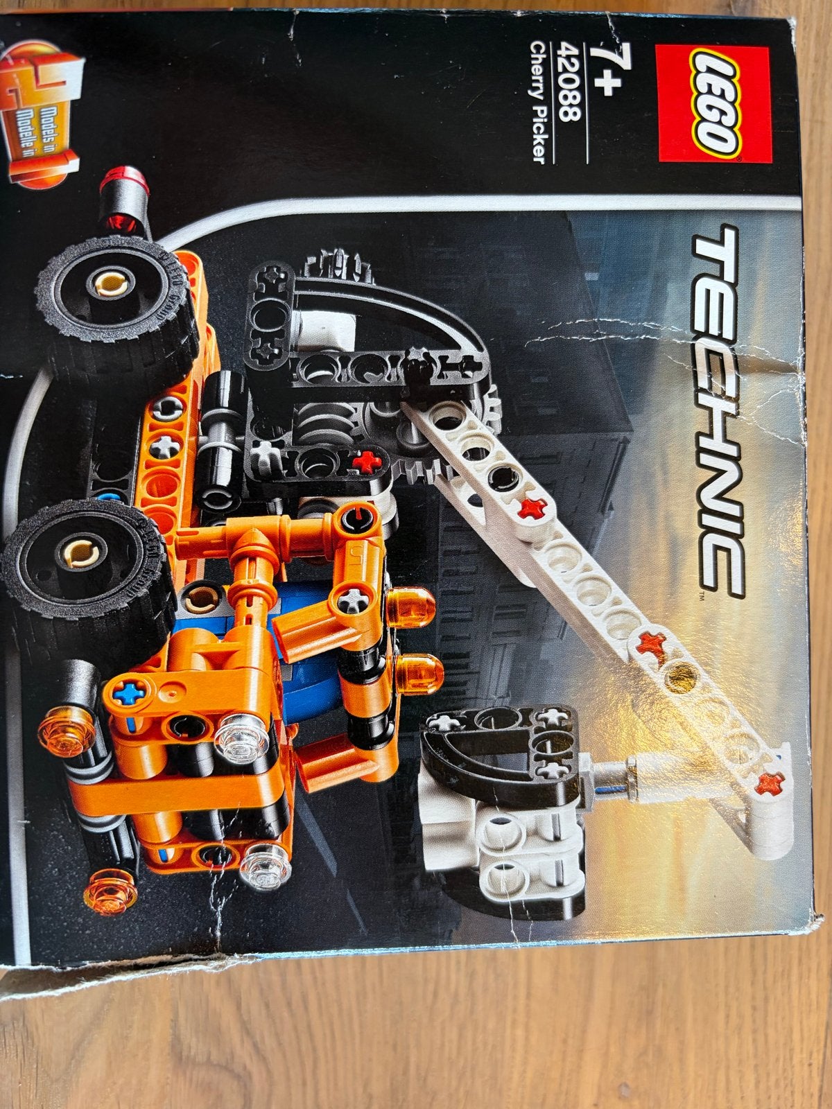 LEGO Technic 42088 Cherry Picker - Zo goed als nieuw, Ophalen of Verzenden, Zo goed als nieuw, Overige merken