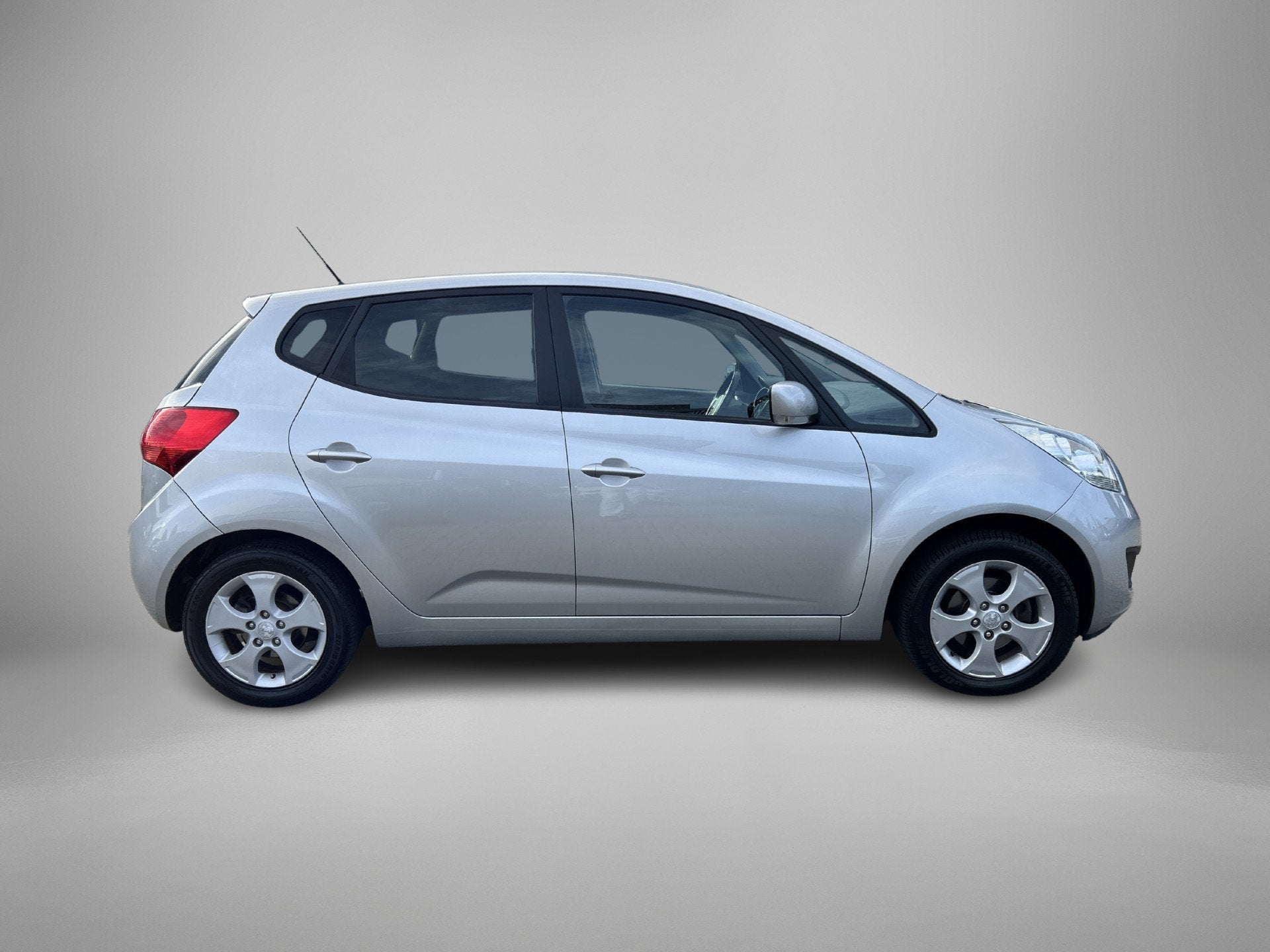 Kia Venga 1.4 CVVT Super Pack | Trekhaak | Climate Control |, Auto's, Voorwielaandrijving, Stof, Gebruikt, Zwart