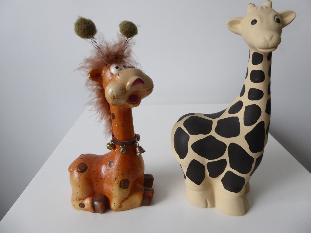 2 giraffen aardewerk (nr 11), Verzamelen, Beelden en Beeldjes, Ophalen of Verzenden, Zo goed als nieuw, Dier