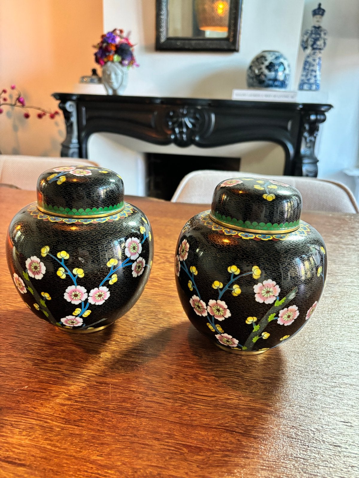 Set van 2 grote Cloisonné potten met bloesemdecoratie, Antiek en Kunst, Ophalen of Verzenden
