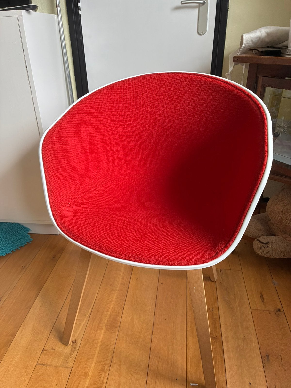 2 leuke rode stoelen, Huis en Inrichting, Stoelen, Ophalen, Kunststof, Twee, Zo goed als nieuw
