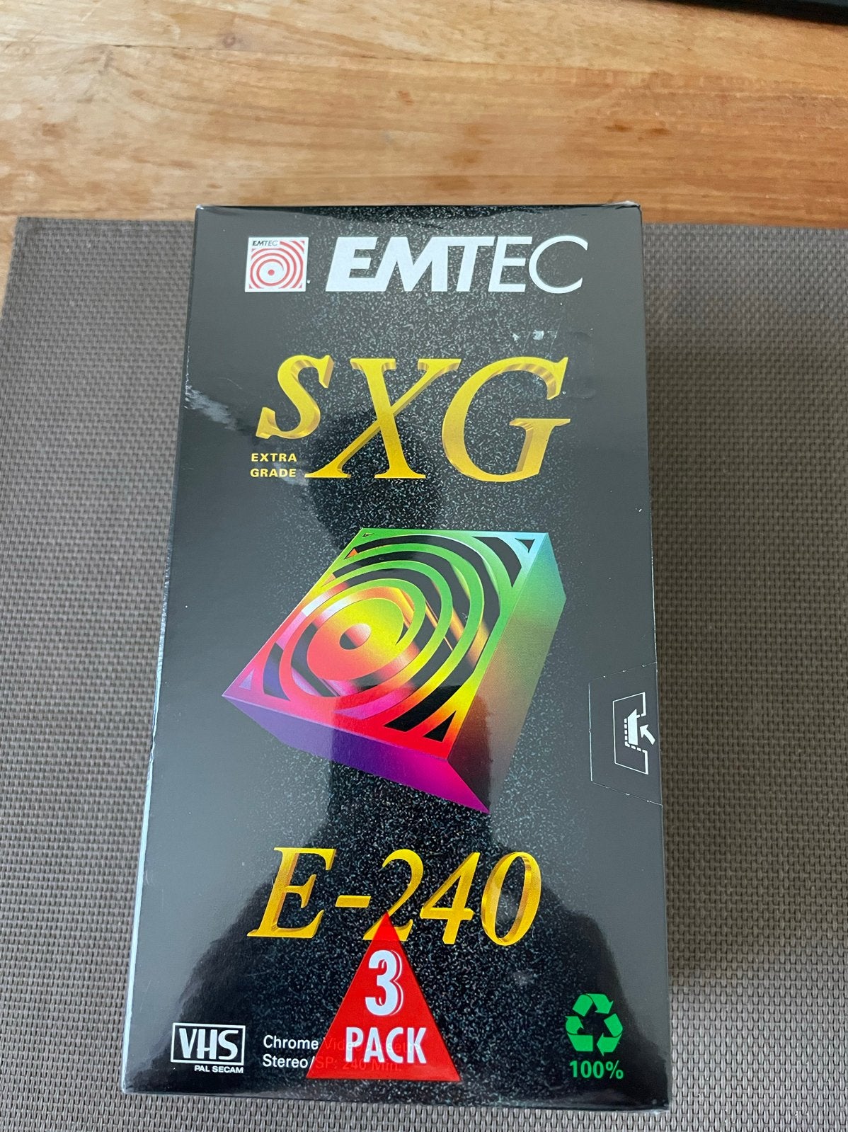 Nieuwe EMTEC SXG E-240 VHS videobanden - 3-pack, Ophalen of Verzenden, Nieuw in verpakking, VHS, Boxset