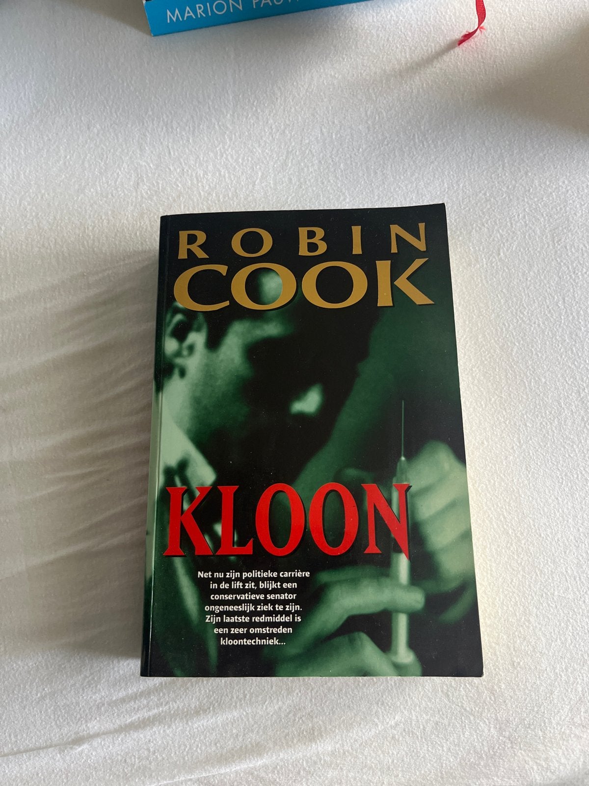 Kloon - Robin Cook (Thriller), Ophalen of Verzenden, Gelezen, Wereld overig
