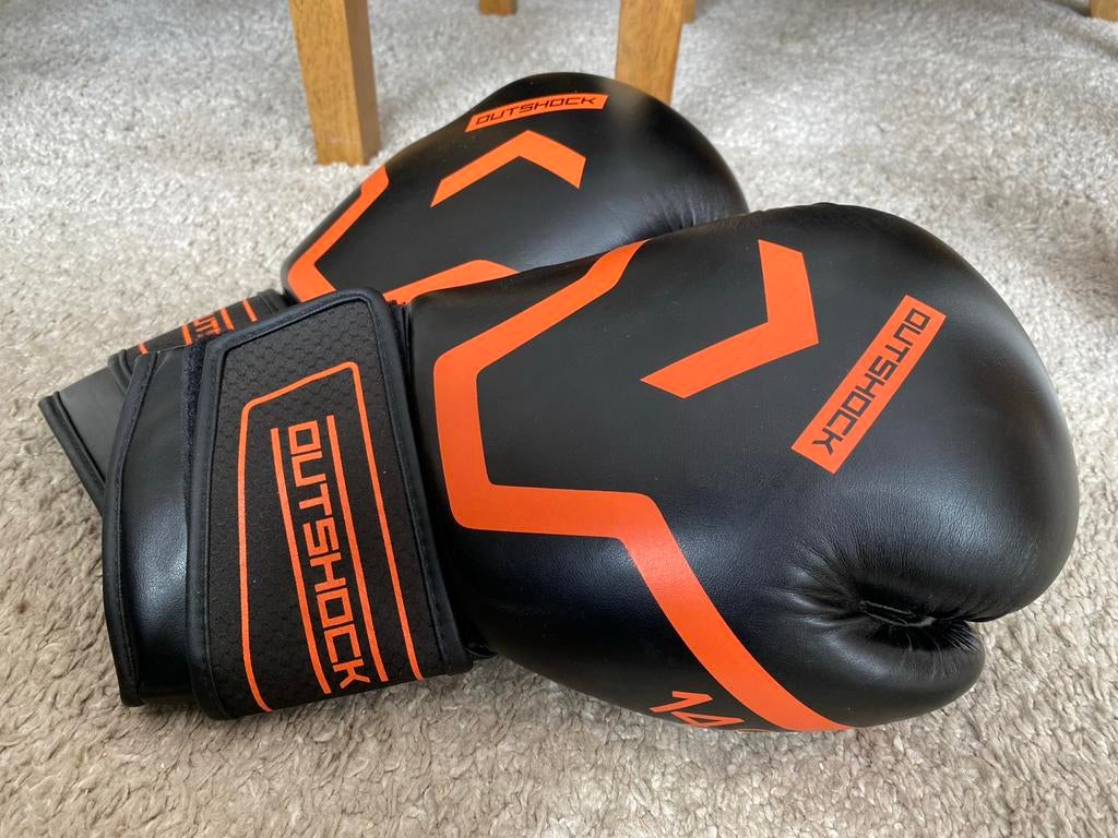Outshock Bokshandschoenen 14 OZ - Zwart/Oranje, Ophalen of Verzenden, Zo goed als nieuw, Bokshandschoenen