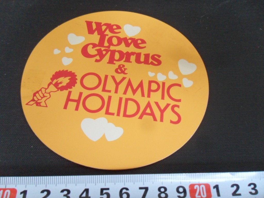 sticker dubbelzijdig we love cyprus & olympic holidays, Ophalen of Verzenden, Zo goed als nieuw