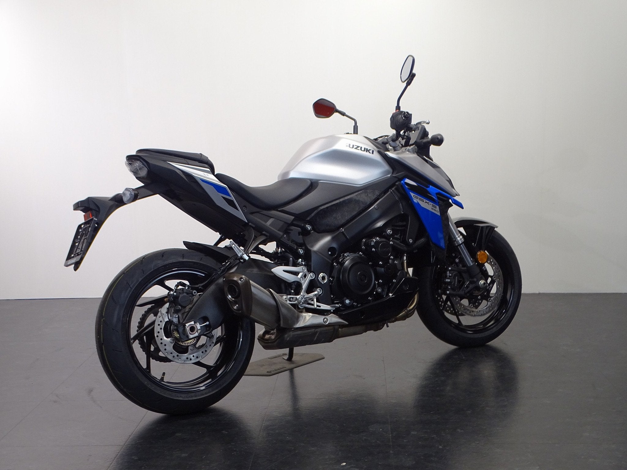 Suzuki GSX GSX-S 950, Motoren, Bedrijf, Naked bike