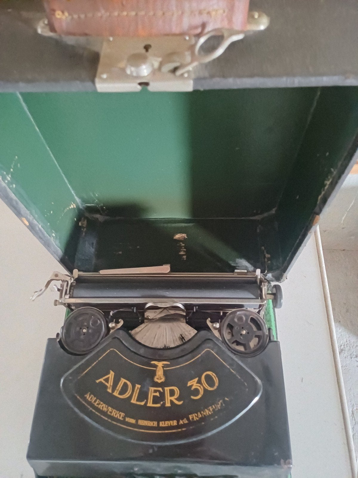 antieke  Typemachine. ADLER 30., Ophalen
