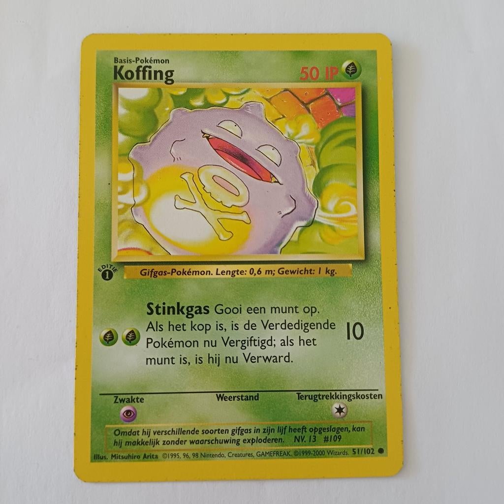 First edition NM Koffing base set, Ophalen of Verzenden, Zo goed als nieuw